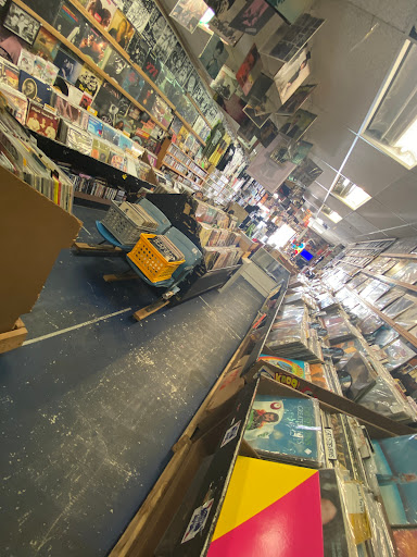 Vinyl Solution Records & Tapes (Record store in Huntington Beach, California, United States)