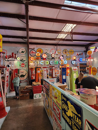 R&R Collectibles (Record store in Myrtle Beach, South Carolina, United States)