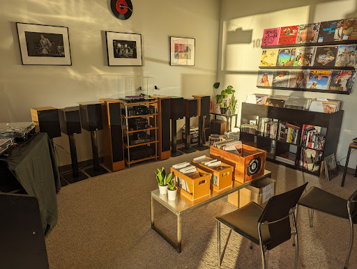 Blind Dog HiFi & Records (Record store in Huntington Beach, California, United States)