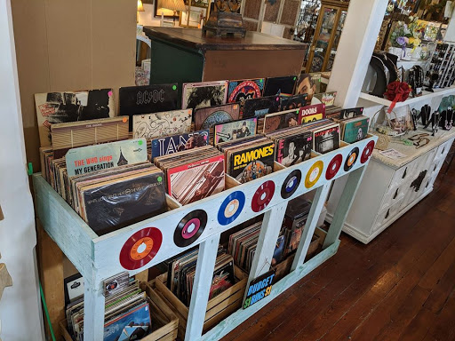 Double R Country Store & Vinyl Record Shop (at The Inn in Summerville) | Record Store